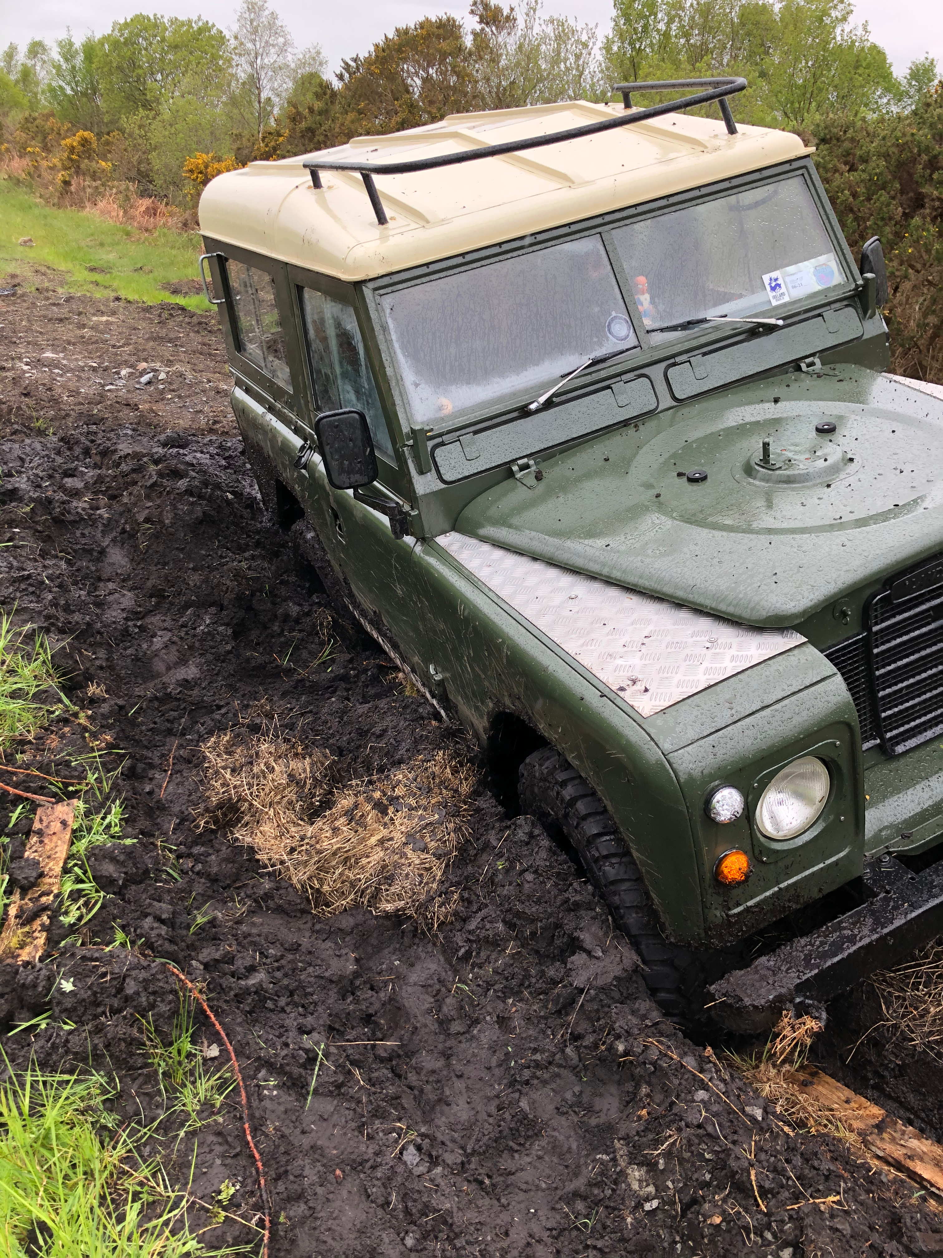 Stuck on a Leitrim green lane – Series III Land Rover | Season 1 – Episode 83