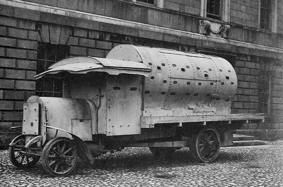 World’s First Armoured Personnel Carrier Daimler-Guinness ‘Boilers’ 1916 | Season 3 – Episode 40
