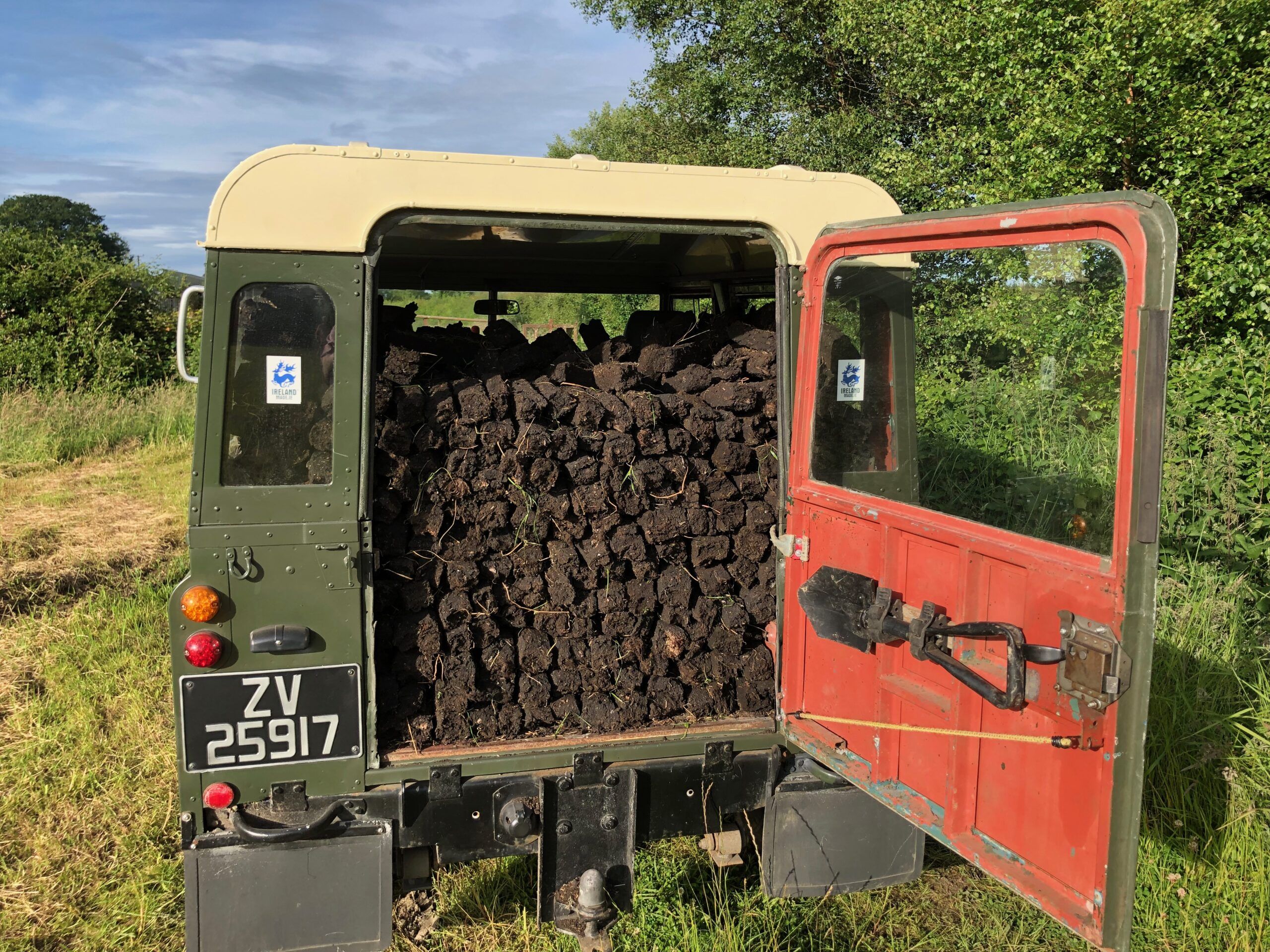 Land Rover Series 3 working hard on the bog | Season 3 – Episode 3